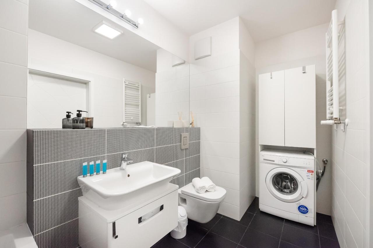 Metro Mlynow Silver Apartment Varšava Exteriér fotografie