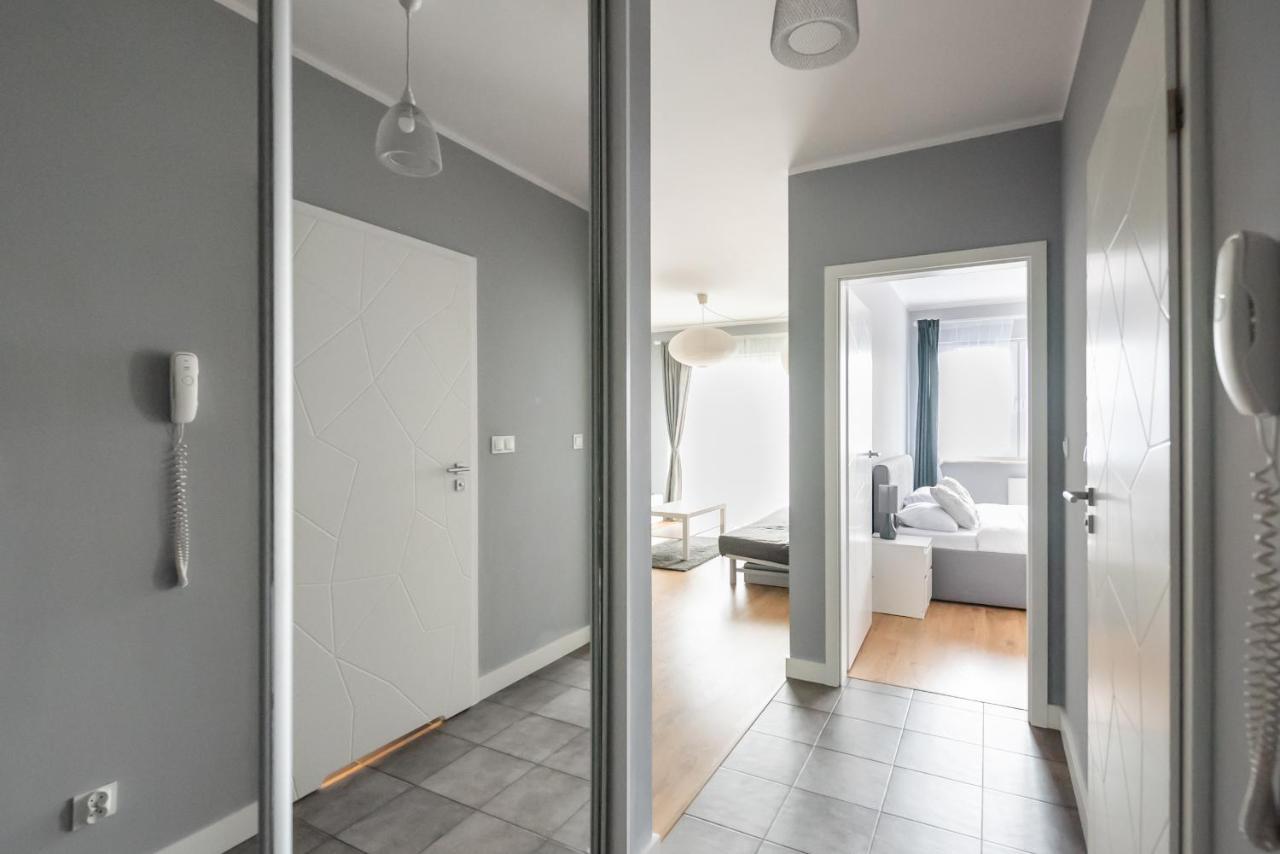 Metro Mlynow Silver Apartment Varšava Exteriér fotografie